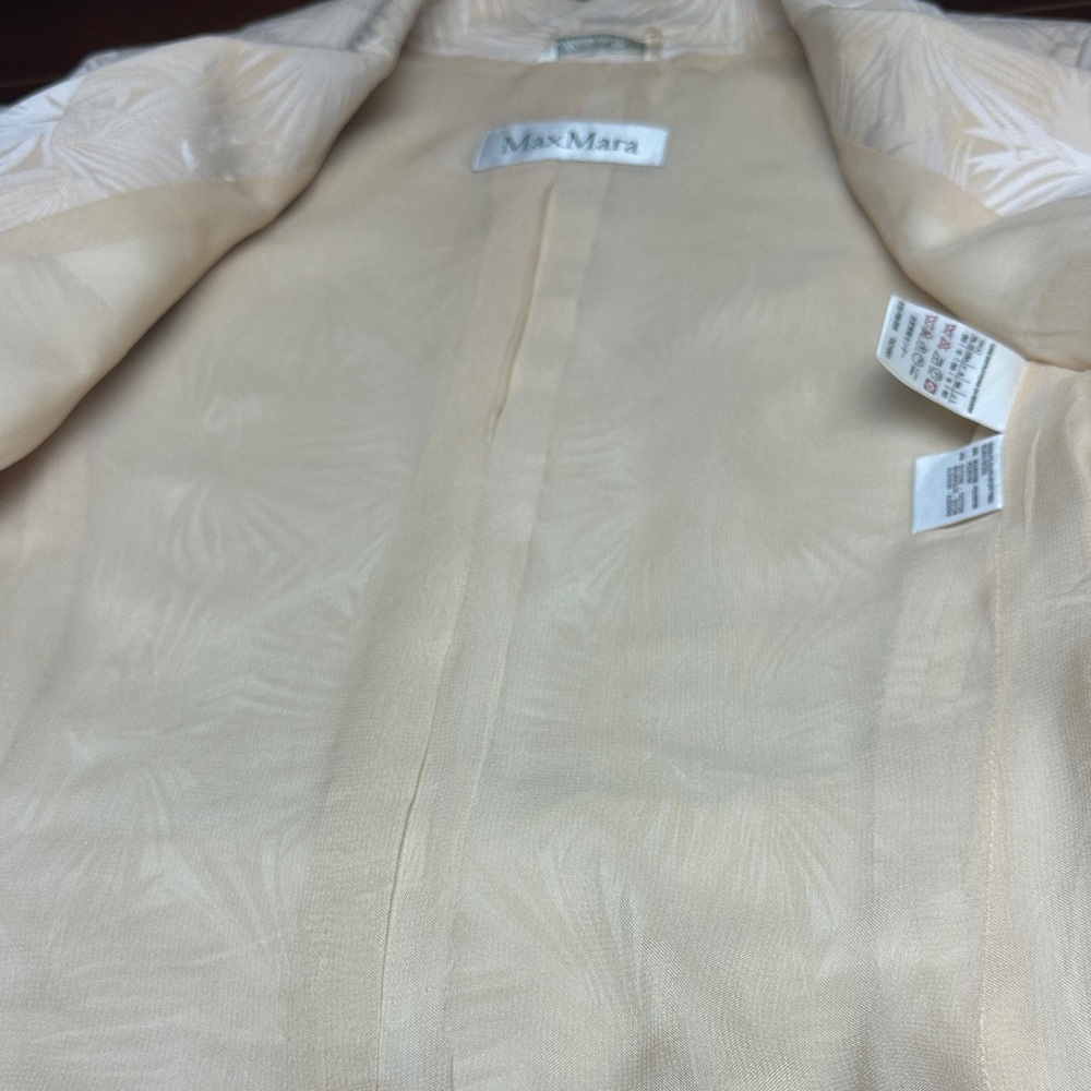 Max Mara Beige Jacquard Skirt Suit • Elegant Tailored Two-Piece • Size 6 - Picture 12 of 16